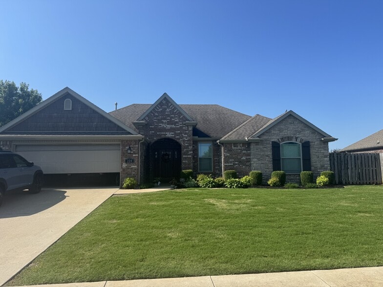 4 Occupied Homes - Group 3 portfolio of 4 properties for sale on LoopNet.com - Building Photo - Image 3 of 4