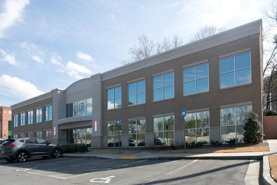 6065 Barfield Rd NE, Atlanta, GA for lease - Building Photo - Image 2 of 5