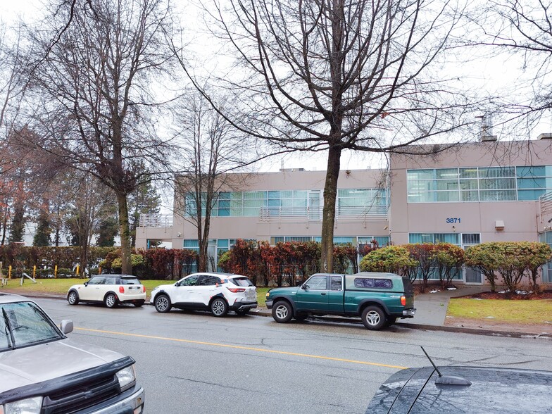 3871 N Fraser Way, Burnaby, BC for lease - Building Photo - Image 2 of 46