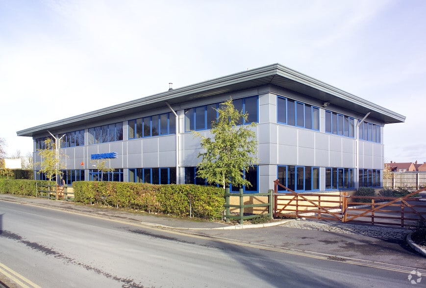 Lupton Rd, Wallingford for sale - Primary Photo - Image 1 of 1