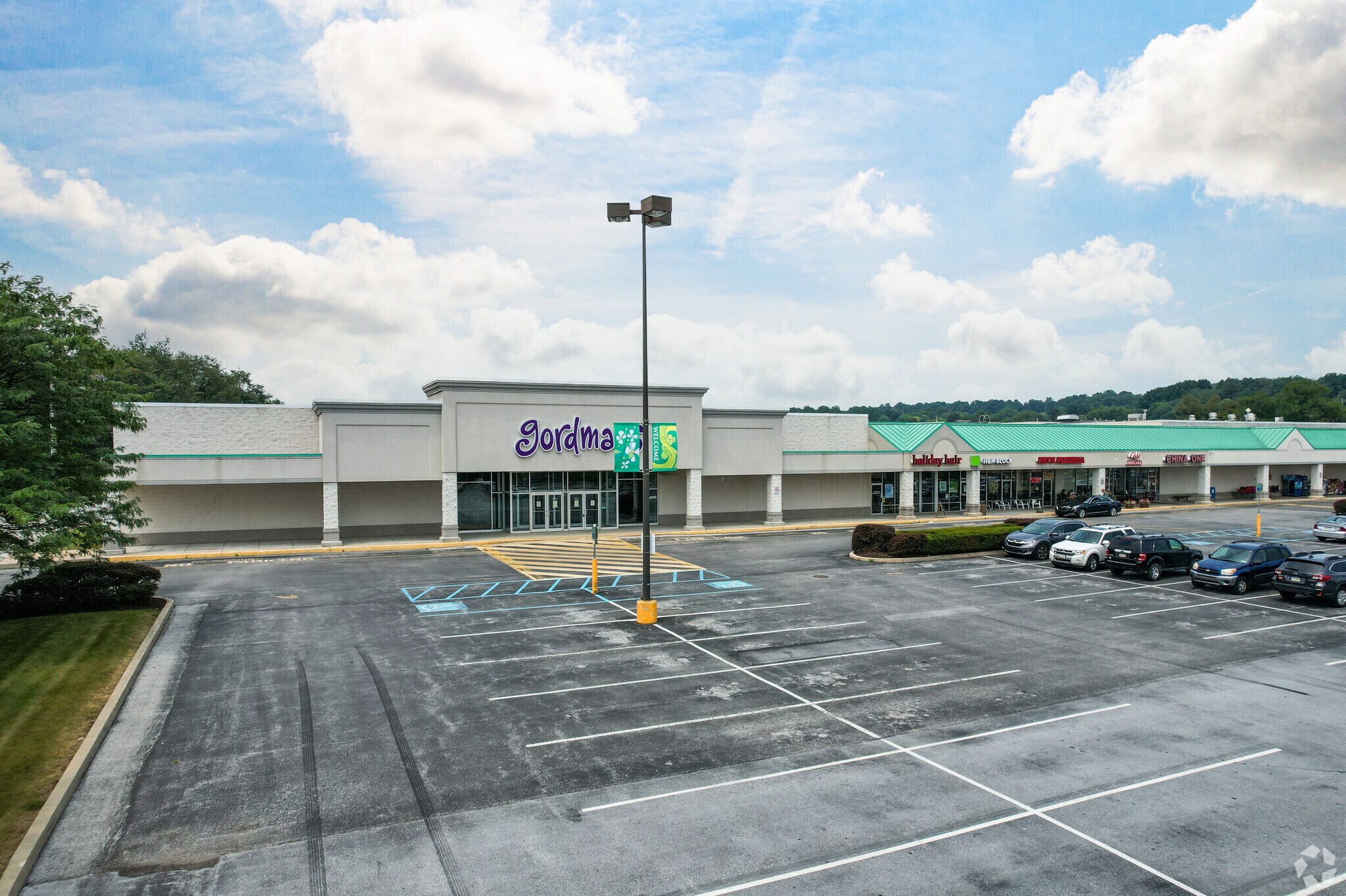 350 Scarlett Rd, Square, PA 19348 New Garden Town Square