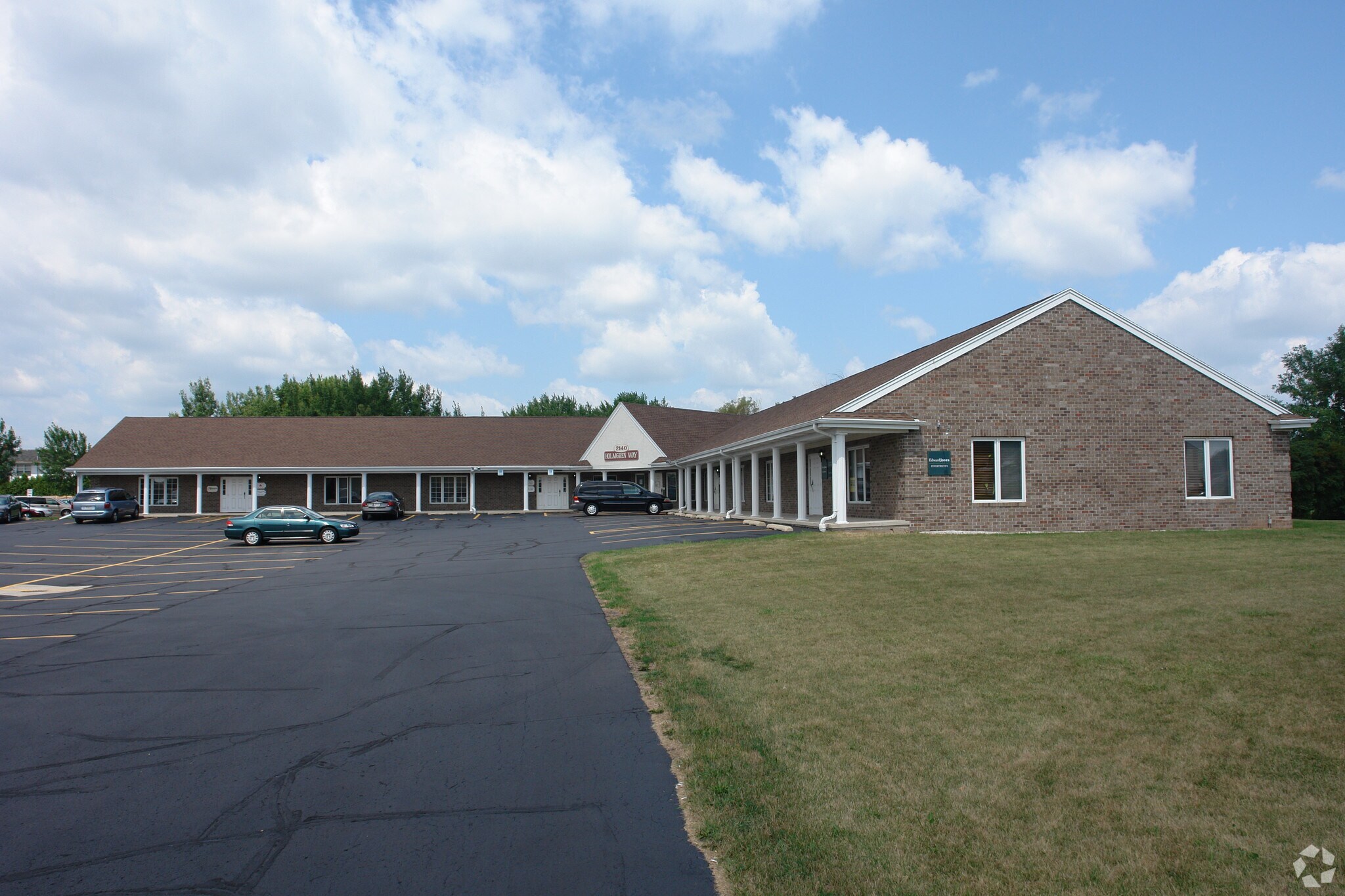 2140 Holmgren Way, Green Bay, WI for sale Primary Photo- Image 1 of 1
