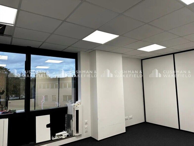 Office in Oberhausbergen for lease - Building Photo - Image 3 of 11