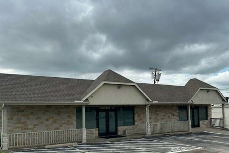 411 N Main St, Euless, TX for lease - Building Photo - Image 1 of 8