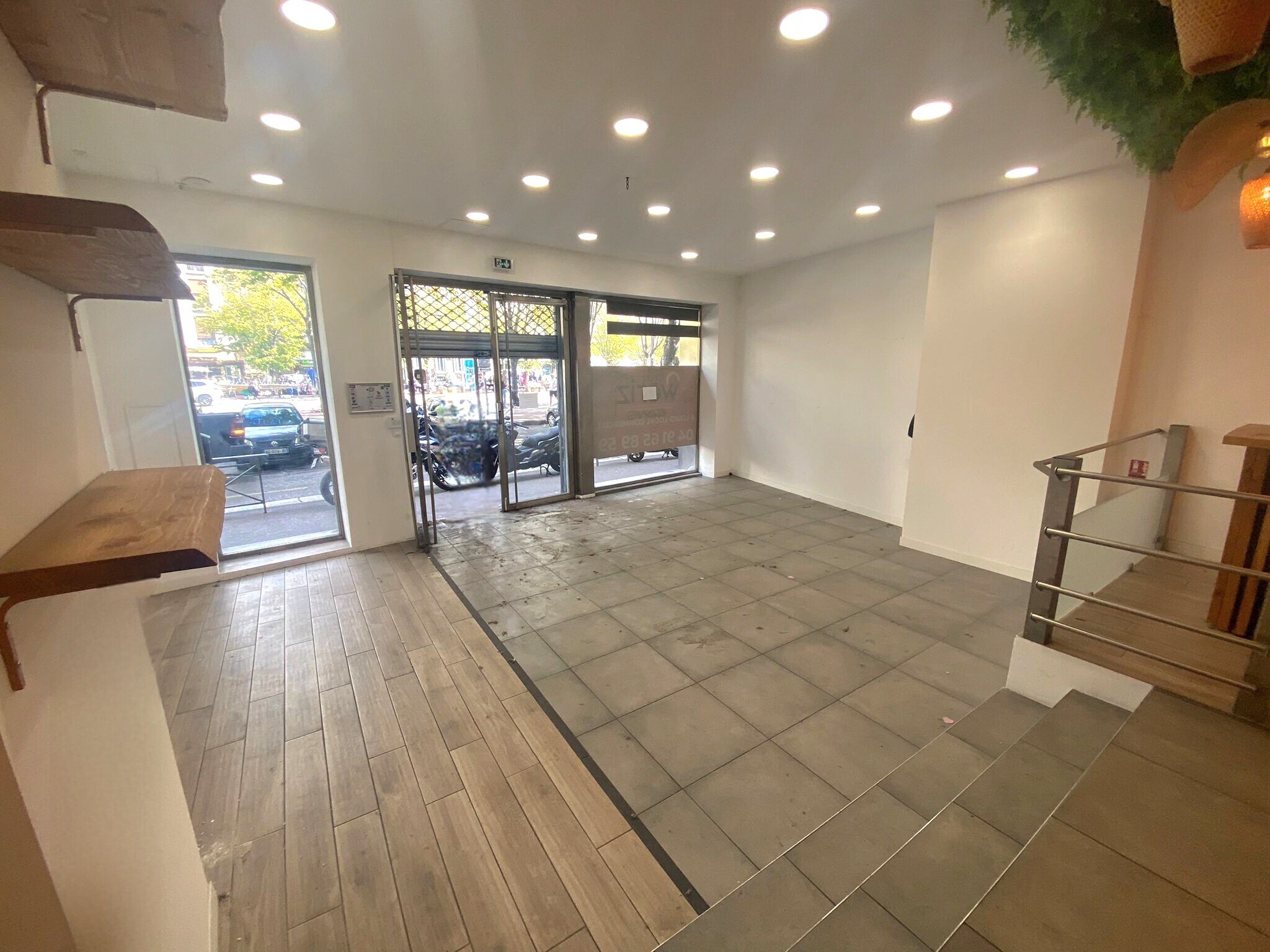 54 Avenue Du Prado, Marseille for lease Interior Photo- Image 1 of 8