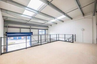 198-202 Broomhill Rd, Bristol for lease Interior Photo- Image 2 of 3