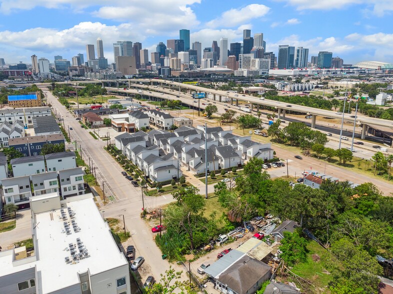 2007 Live Oak St, Houston, TX for sale - Aerial - Image 3 of 3