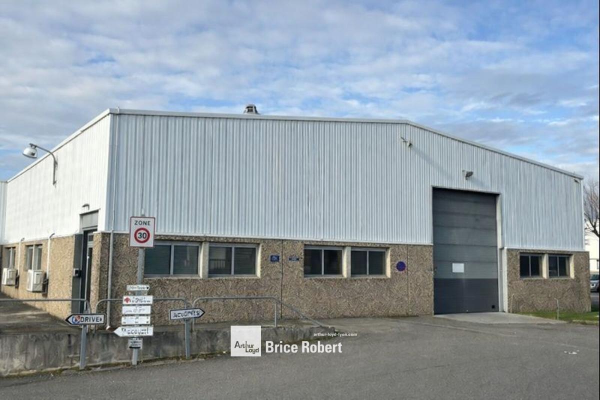 Flex in Miribel for sale Building Photo- Image 1 of 8