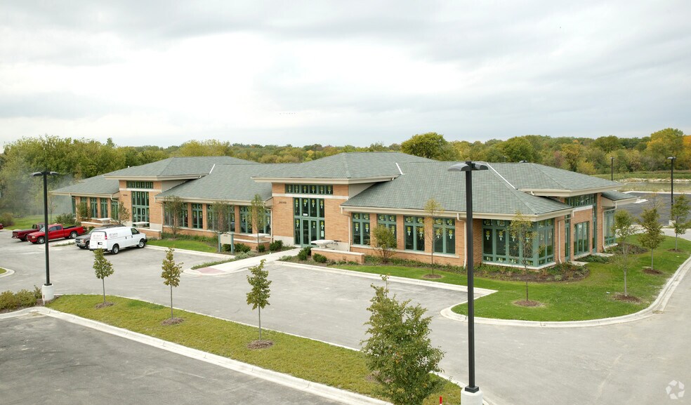 28369 Davis Pky, Warrenville, IL for lease - Building Photo - Image 2 of 34