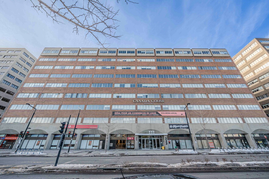 323-355 Rue Chabanel O, Montréal, QC for lease - Building Photo - Image 2 of 3