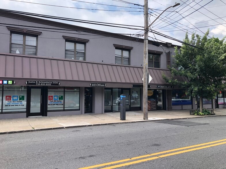 643-645 Forest Ave, Staten Island, NY for lease - Building Photo - Image 1 of 1
