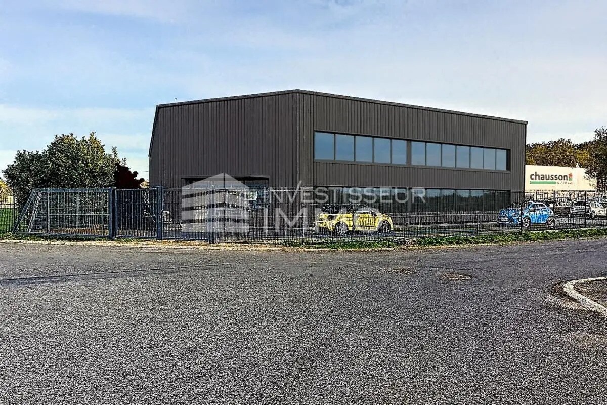 Office in Vulaines-sur-Seine for lease Building Photo- Image 1 of 7