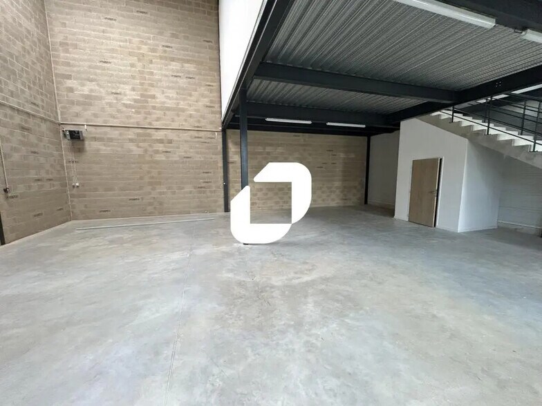 Flex in Bailly-Romainvilliers for lease - Interior Photo - Image 2 of 7