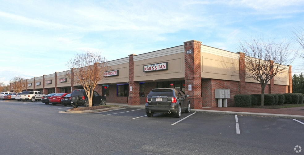 810 N Main St, Kernersville, NC, 27284 Retail Space For Lease