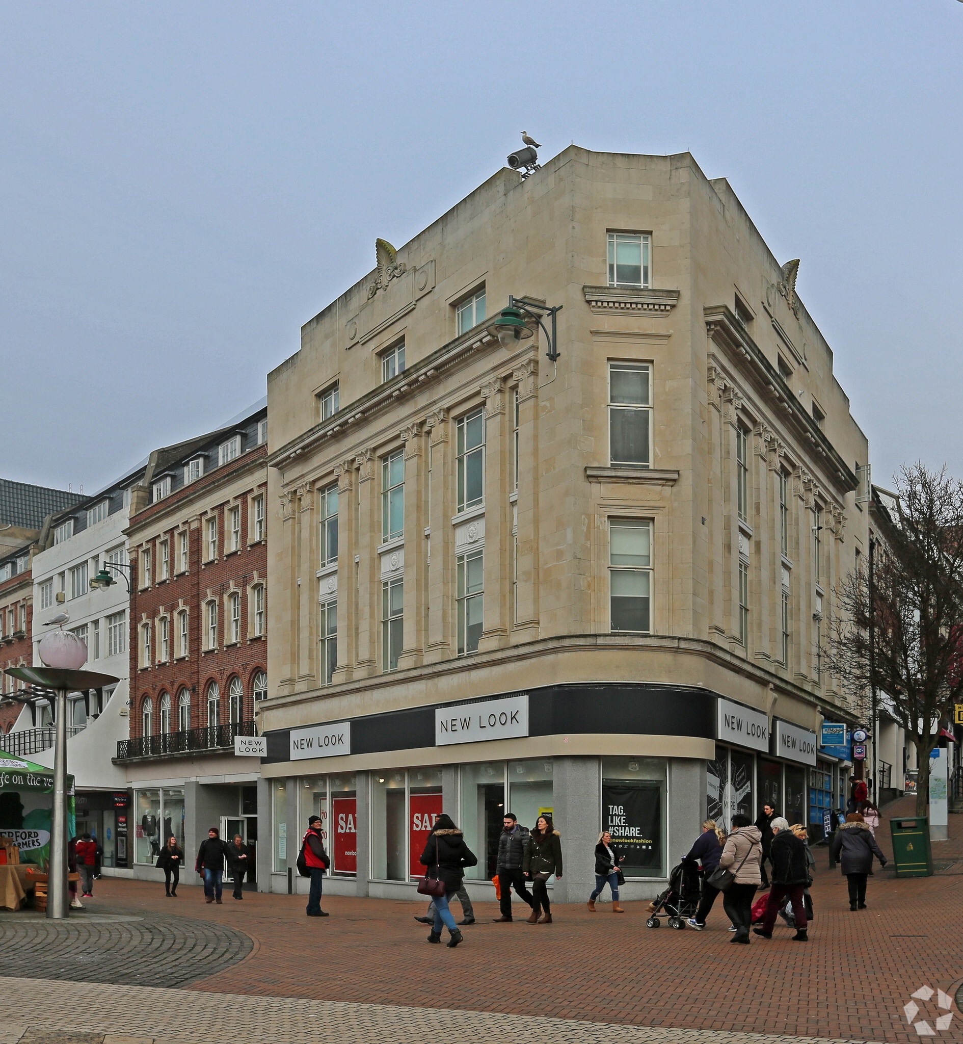 3-4 The Square, Bournemouth for sale Primary Photo- Image 1 of 1