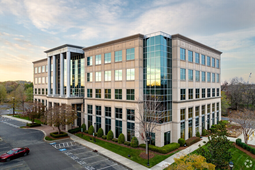 13830 Ballantyne Corporate Pl, Charlotte, NC for lease - Building Photo - Image 2 of 9