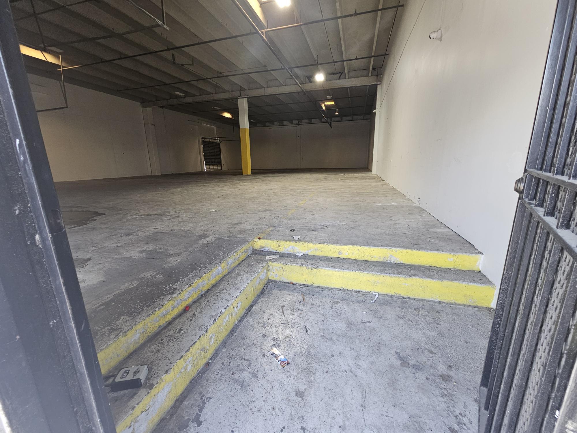 7212-7282 NW 33rd St, Miami, FL for lease Interior Photo- Image 1 of 3