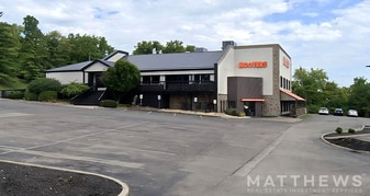 Hooters & Mango's Tropical Oasis - Bar