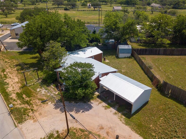 603 W Main St, Johnson City, TX for sale - Building Photo - Image 2 of 27