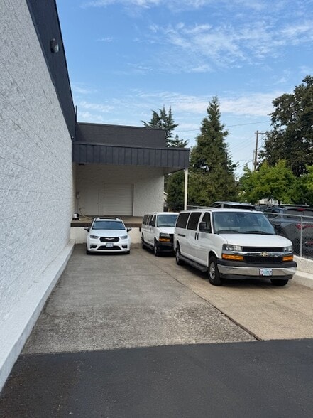 1940 Mission St SE, Salem, OR for lease - Building Photo - Image 3 of 4