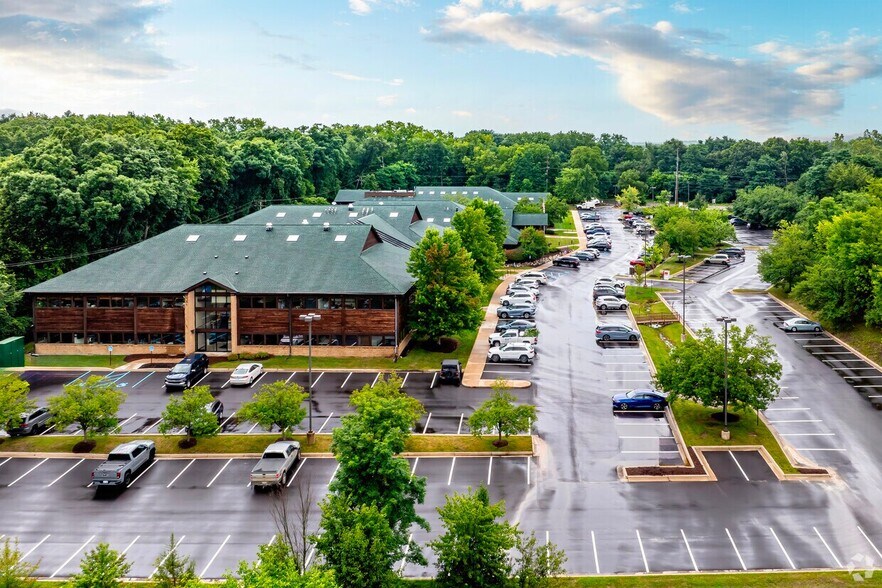 3001-3025 Miller Rd, Ann Arbor, MI for lease - Building Photo - Image 3 of 4