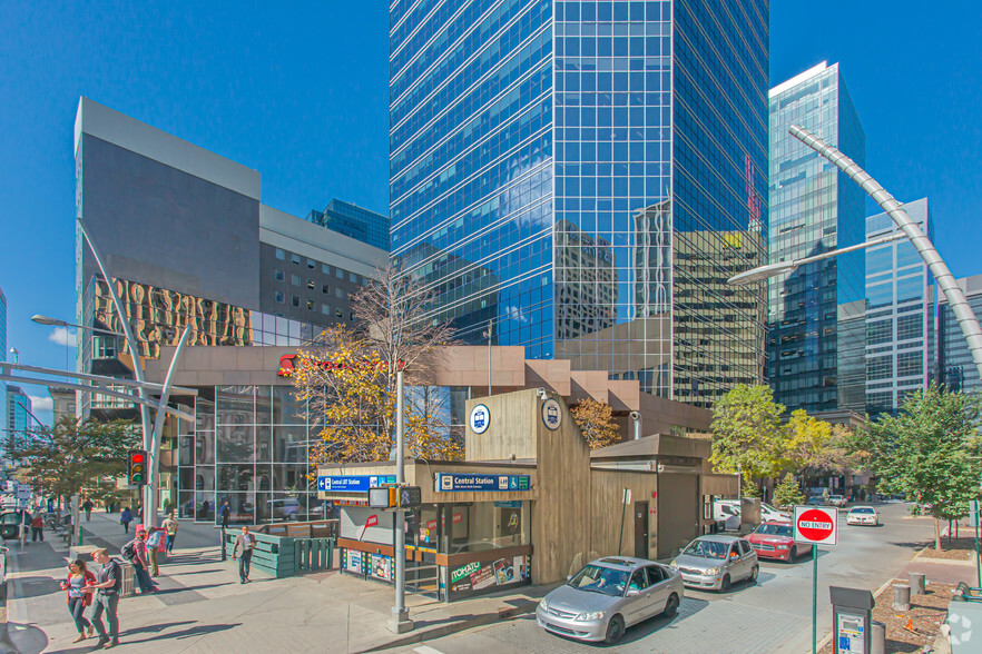 10060 Jasper Ave NW, Edmonton, AB for lease - Primary Photo - Image 1 of 1