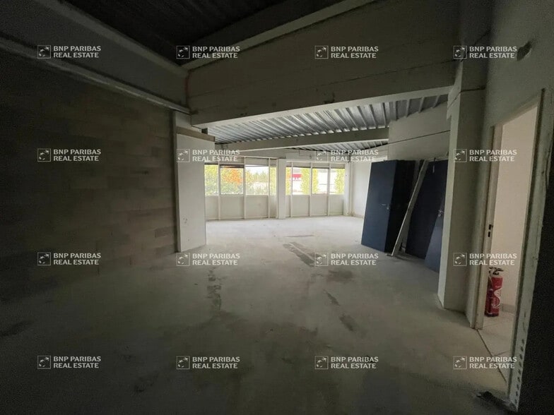 Flex in Fontenay-Trésigny for sale - Interior Photo - Image 3 of 4