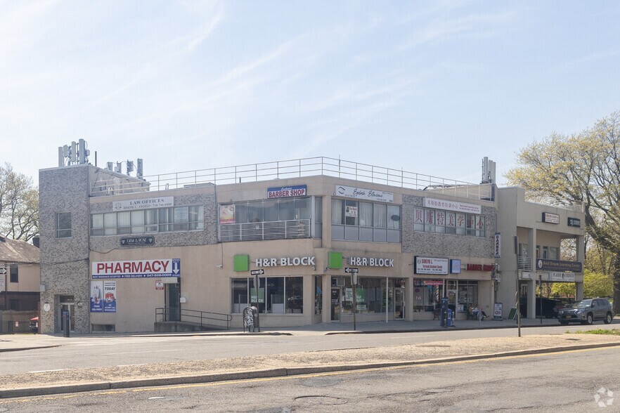 2550 Francis Lewis Blvd, Flushing, NY for sale - Primary Photo - Image 1 of 1