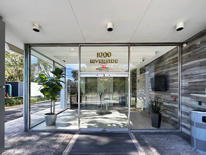 1000 Riverside Ave, Jacksonville, FL for lease - Building Photo - Image 2 of 5