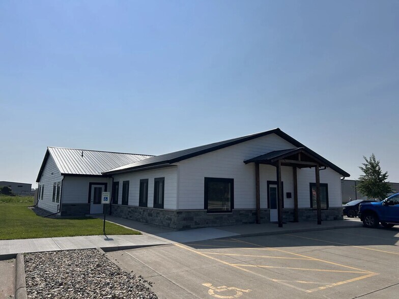 100 Lipton St, Tea, SD for sale - Building Photo - Image 1 of 1