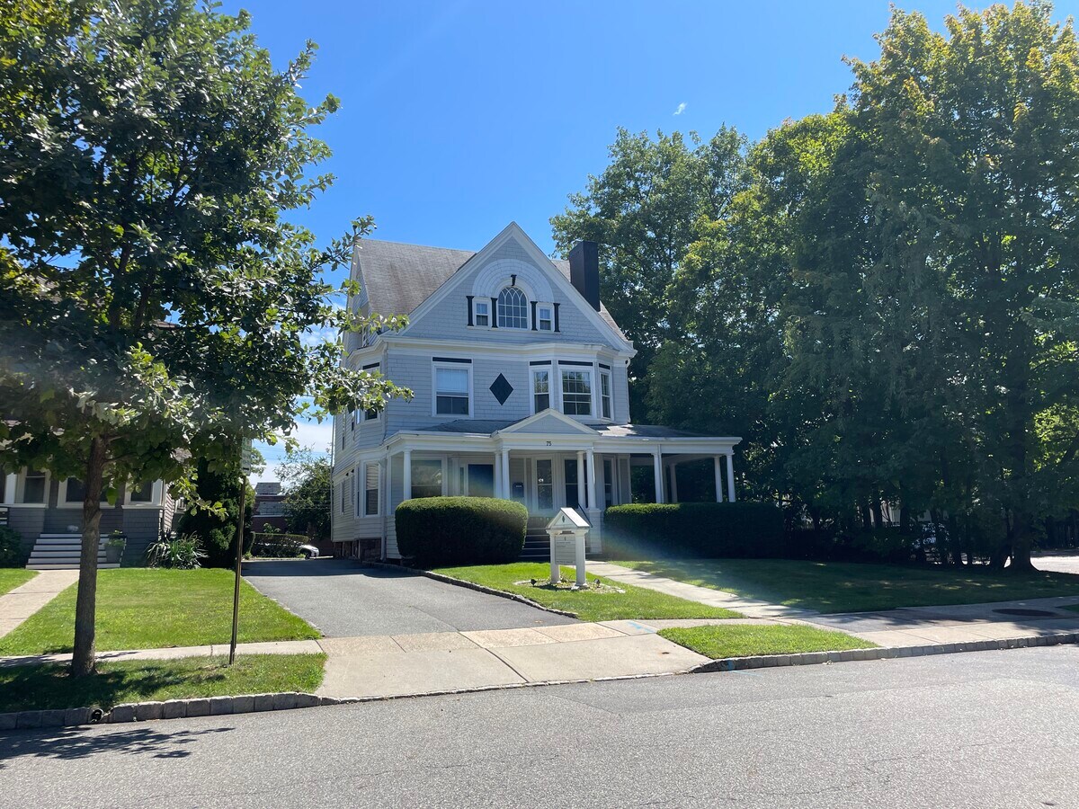 75 Midland Ave, Montclair, NJ 07042