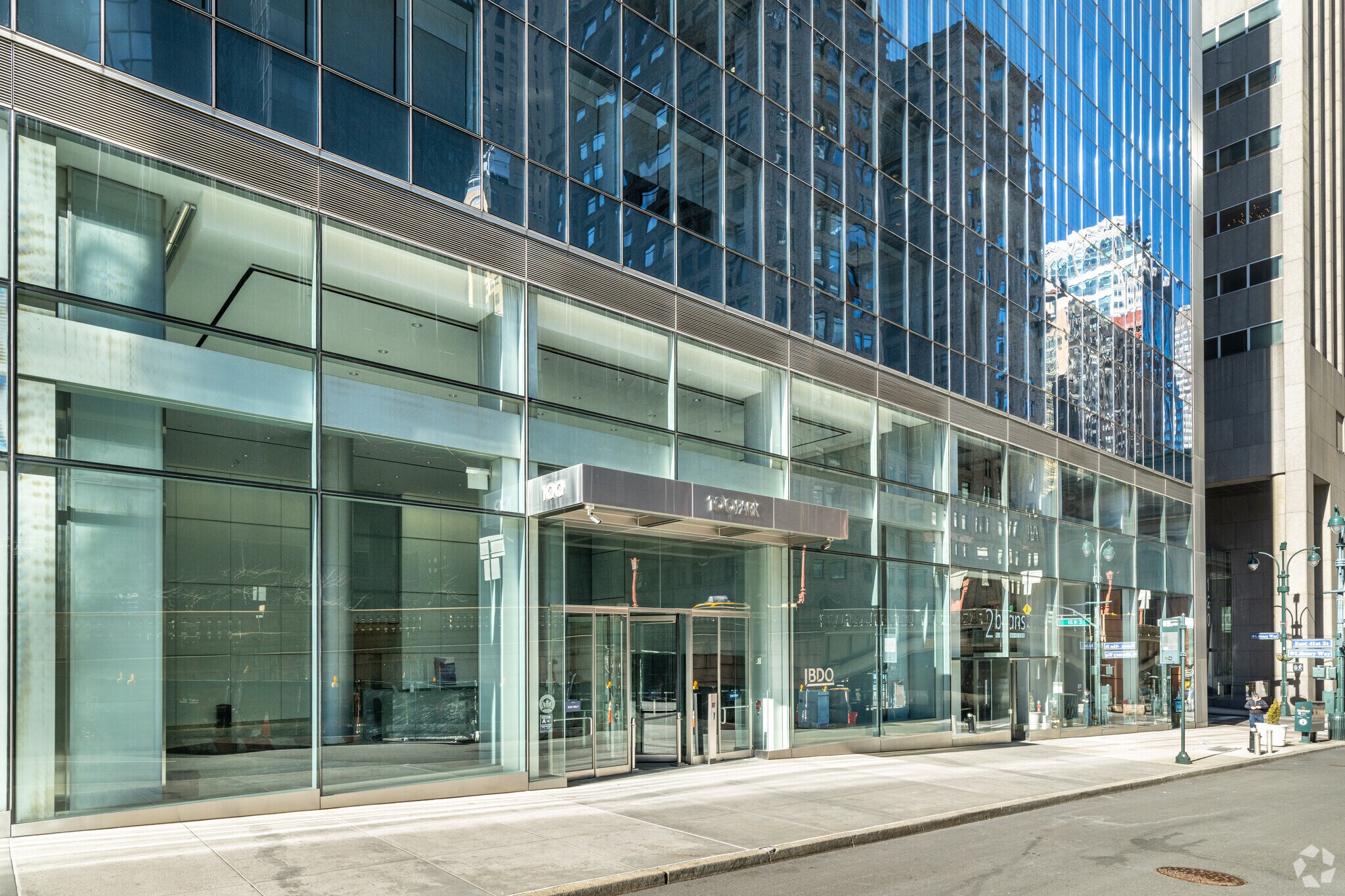 100 Park Avenue New York New York 100 Park Ave, New York, NY 10017 - The Emporis Building | LoopNet