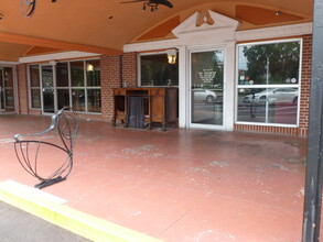 702 W University Ave, Gainesville, FL for lease Building Photo- Image 2 of 12