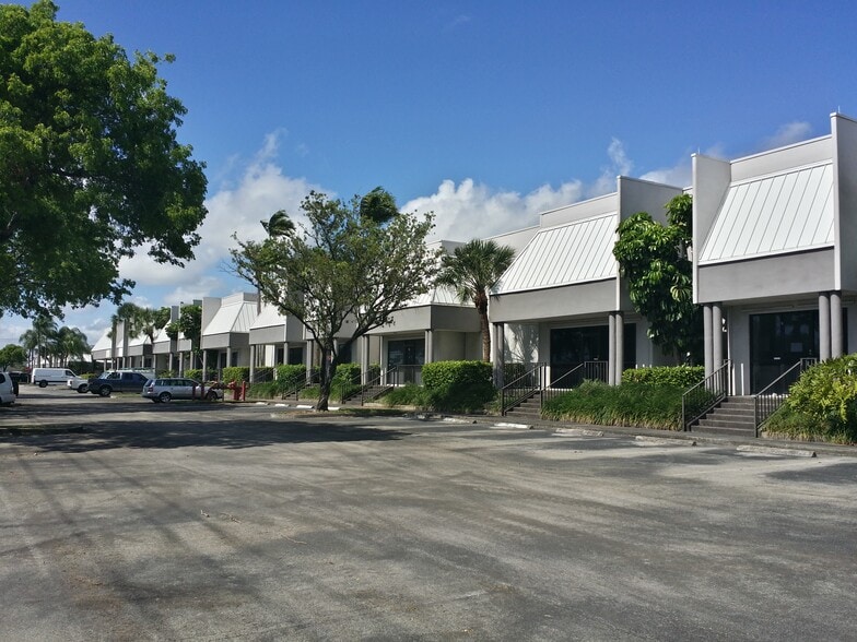 3721 SW 47th Ave, Davie, FL for lease - Building Photo - Image 1 of 1