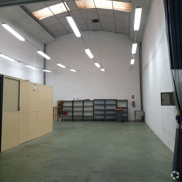  in Alcorcón, Madrid for sale - Primary Photo - Image 1 of 1