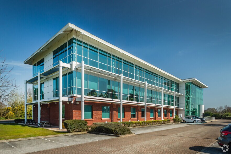 3100 Daresbury Park, Warrington for lease - Building Photo - Image 2 of 5