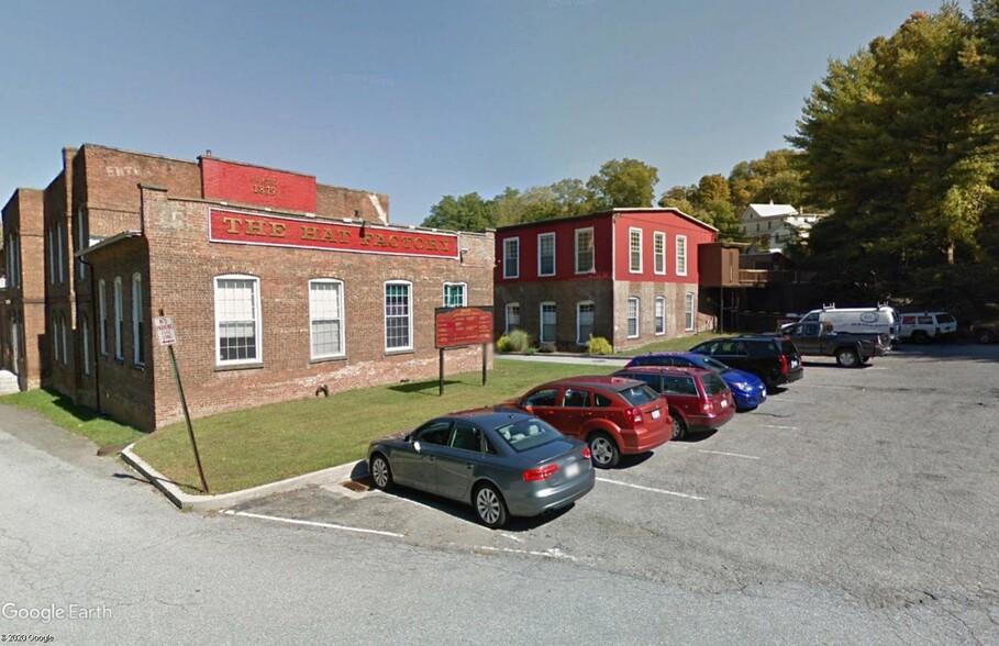 1000 N Division St, Peekskill, NY for lease - Building Photo - Image 2 of 2