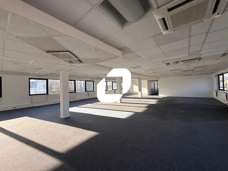 Office in Cergy for lease - Interior Photo - Image 3 of 9