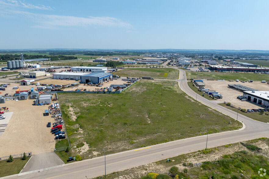 Queens Business Pk, Red Deer, AB for sale - Primary Photo - Image 1 of 2