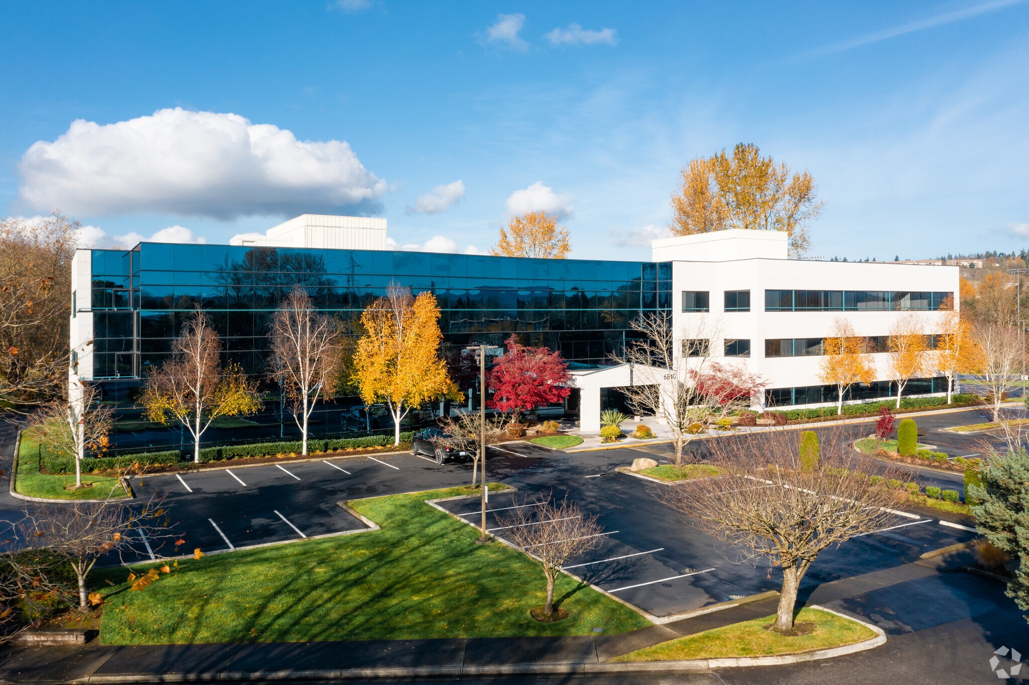 6840-6842 Fort Dent Way, Tukwila, WA for lease Primary Photo- Image 1 of 7