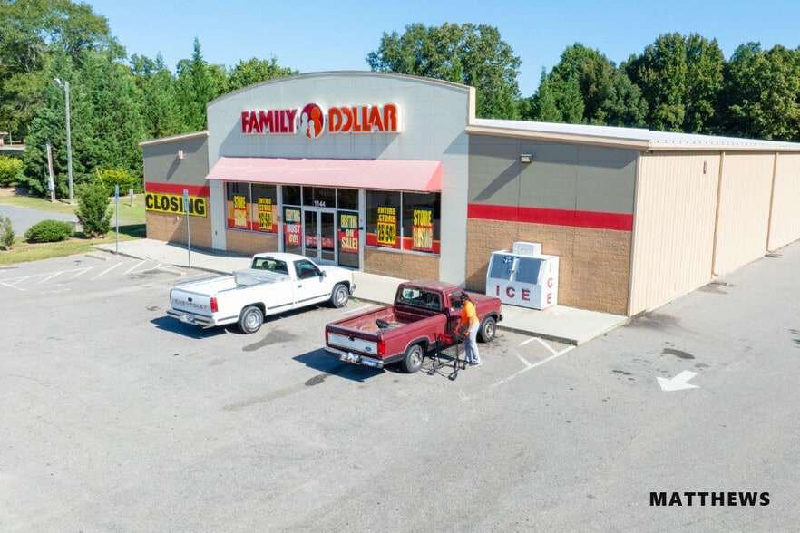 1144 Greenwood Rd, Sanford, NC for sale - Building Photo - Image 2 of 3