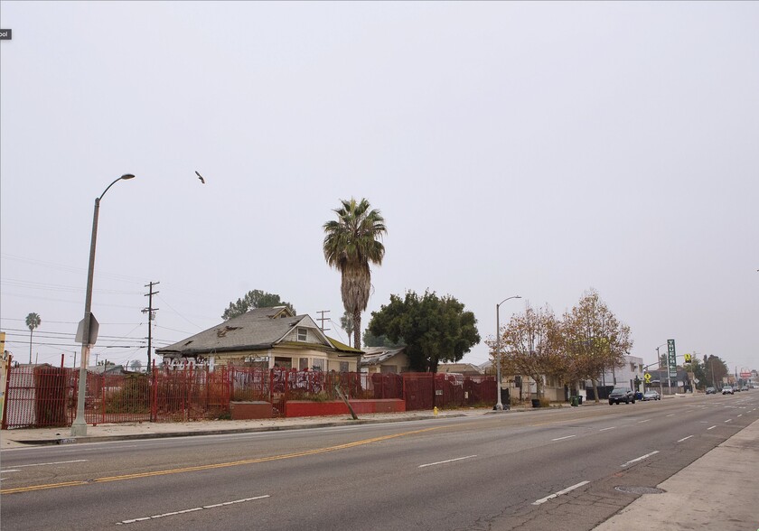 1218 W Manchester Ave, Los Angeles, CA for sale - Building Photo - Image 2 of 9