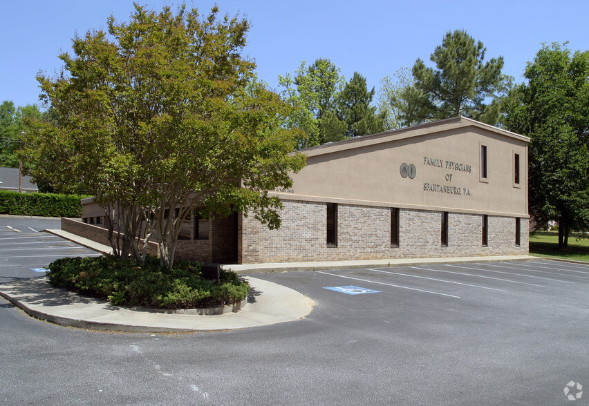 1250 John B White Sr Blvd, Spartanburg, SC for sale - Building Photo - Image 2 of 29