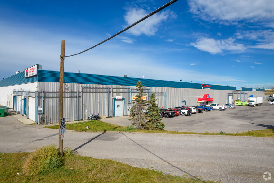 707 Barlow Trl SE, Calgary, AB for lease - Building Photo - Image 2 of 8