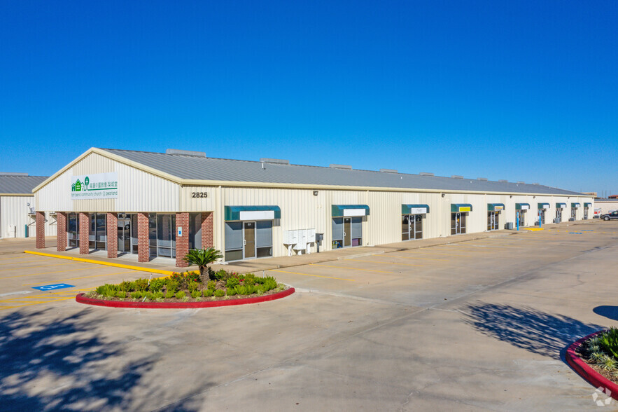 2825 Miller Ranch Rd, Pearland, TX for lease - Building Photo - Image 2 of 8