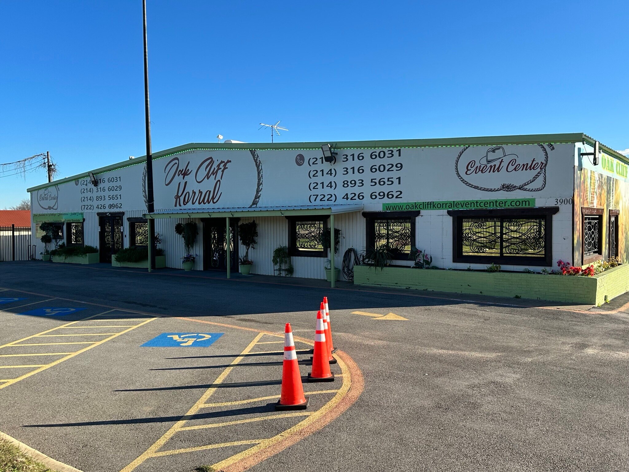 3900 Davis St W, Dallas, TX for sale Building Photo- Image 1 of 1