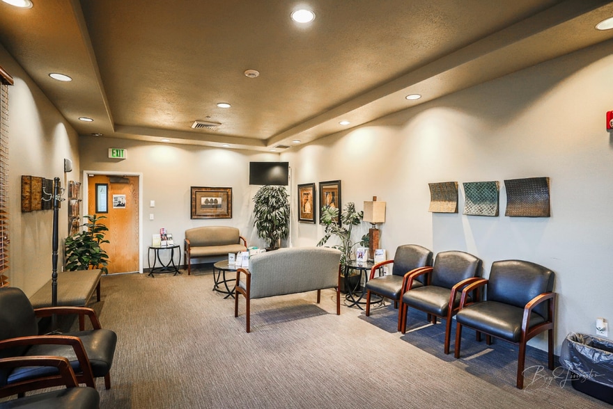 368 E Riverside Dr, Saint George, UT for sale - Lobby - Image 2 of 50