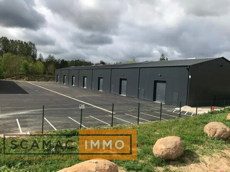 Industrial in Bruyères-le-Châtel for lease - Building Photo - Image 1 of 6