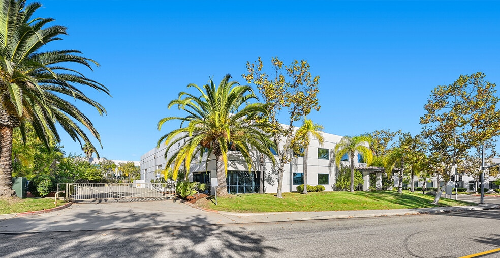 955 S Andreasen Dr, Escondido, CA for sale - Building Photo - Image 1 of 6