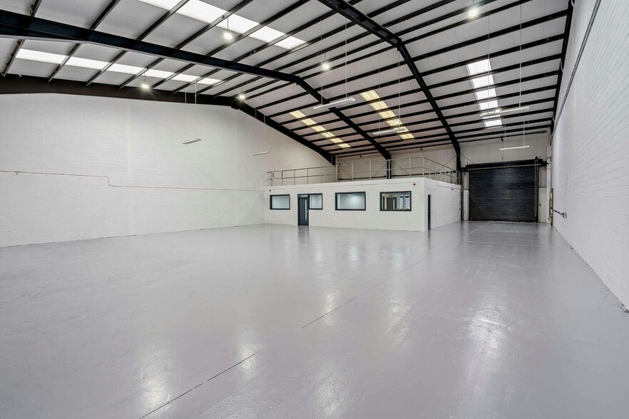 Queen Anne Dr, Newbridge for lease - Building Photo - Image 2 of 23